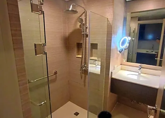 Gba Condotel At Bonifacio Civic Center Tower Hotel Manila